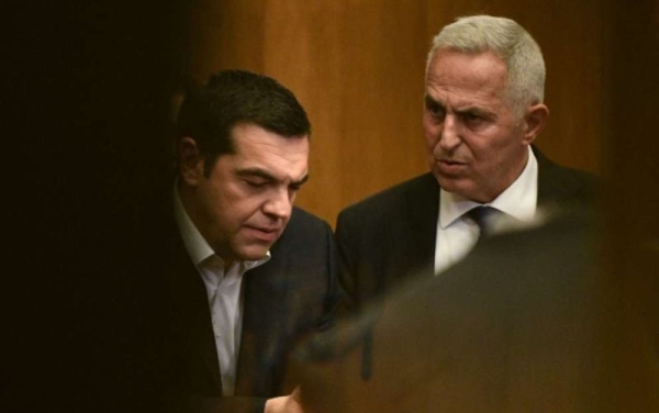 Εξωφρενικές δηλώσεις Αποστολάκη για αφοπλισμό των νησιώ