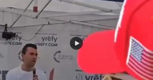 ΗΠΑ: Αριστερός εξτρεμιστής πυροβόλησε σύμμαχο του Ν.Τραμπ σε συγκέντρωση (βίντεο)