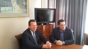 Ο Δήμαρχος Αγρινίου Γιώργος Παπαναστασίου συναντήθηκε με τον Ευρωβουλευτή της ΝΔ Γιώργο Κύρτσο κατά την διάρκεια επίσκεψής του στην περιοχή.