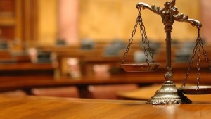 Σφοδρές αντιδράσεις της Ένωσης Δικαστών και Εισαγγελέων για τις αλλαγές στη θητεία των διοικήσεων των δικαστηρίων