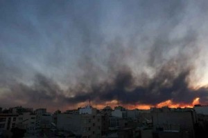 Οι ΗΠΑ «ματώνουν» το Ιράν: Πλήγματα σε γέφυρες, σιδηροδρομικό σταθμό και αεροδρόμιο – Νεκροί και τραυματίες