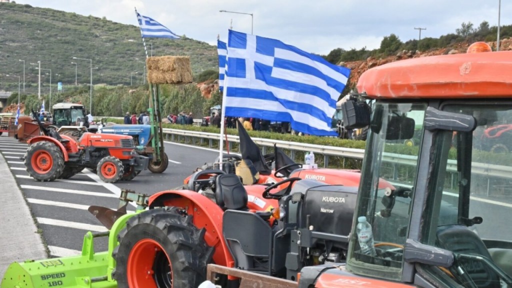 Η κυβέρνηση ετοιμάζει διοικητικές και ποινικές κυρώσεις για τα τρακτέρ – Στο τραπέζι επικαιροποιημένος αστυνομικός σχεδιασμός