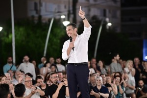 Τσίπρας: Θα στείλω λουλούδια στον Άδωνι, κάθε φορά που μας υβρίζει, ανεβαίνουμε στις δημοσκοπήσεις