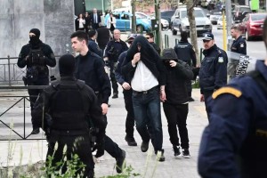 Ένοχοι οι 11 από τους 17 κατηγορούμενους για τους βιασμούς της 12χρονης από τον Κολωνό