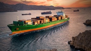 Οι Ιρανοί έπληξαν γαλλικό πλοίο στα Στενά του Ορμούζ προκαλώντας τραυματισμούς – Αμέσως μετά ο Τραμπ διέκοψε την επιχείρηση «Ελευθερία»!