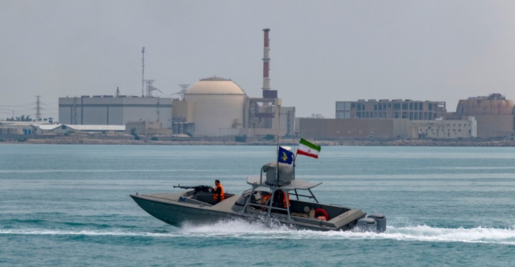 Αμερικανικό πολεμικό επιχείρησε να περάσει τα Στενά του Ορμούζ και… «Σε 30’ σε βυθίζουμε»! – Άμεση αναστροφή!