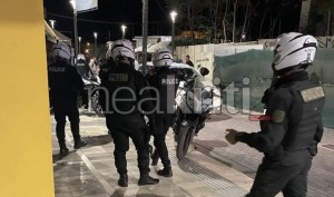 Επίθεση με αυγά και άλλα αντικείμενα δέχθηκε ο Μάκης Βορίδης στο Ηράκλειο Κρήτης