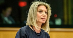 Μ.Καρυστιανού: Ο ανηφορικός δρόμος της «μάνας των Τεμπών» για την διατύπωση εναλλακτικής πολιτικής πρότασης