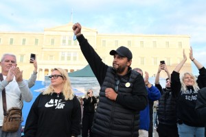 Πάνος Ρούτσι: «Να μην διανοηθούν να πειράξουν τον τάφο του παιδιού μου – Θα μας βρουν εκεί»