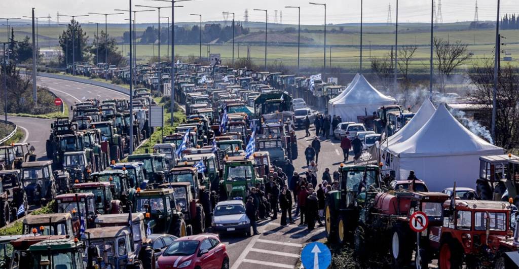 Η κυβέρνηση παίρνει πάσα για διάλογο με τους αγρότες μετά το ρήγμα στα μπλόκα: Πιθανότητα συναντήσεων με τον Τσιάρα