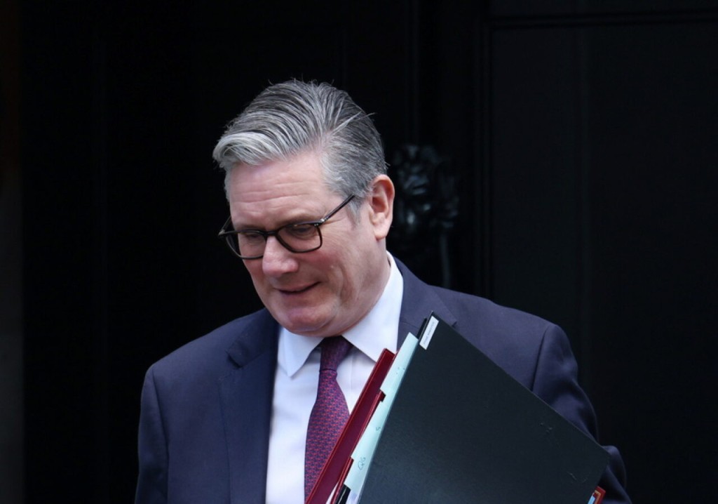 Τριγμοί στη Βρετανία από την υπόθεση Επστάιν: Παραιτήθηκε ο επικεφαλής του επιτελείου του Στάρμερ