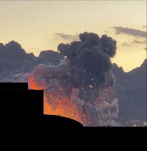 Σφοδρό αμερικανο-ισραηλινό χτύπημα σε αποθήκες πυραύλων και στρατώνες στο Ισφαχάν