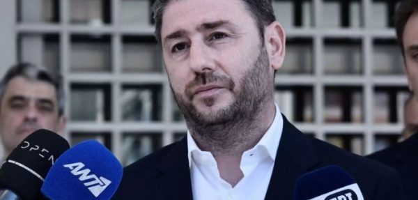 ΠΑΣΟΚ: Κατέθεσε το αίτημα για άμεση σύγκληση της Επιτροπής Θεσμών και Διαφάνειας της Βουλής