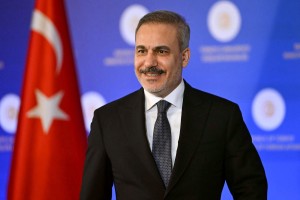 Χακάν Φιντάν στην τουρκική Βουλή: «Να μοιράσουμε “δίκαια” με την Ελλάδα το Αιγαίο»!