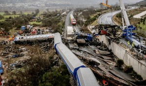 Τέμπη: Ξεκίνησε για πρώτη φορά η δίκη για την σύμβαση 717 – Γιατί αντέδρασαν έντονα οι συγγενείς των θυμάτων