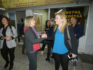 Η Χριστίνα Σταρακά περιόδευσε στην Ντούτσαγα του Αγρινίου: «Αφουγκραζόμαστε την ψυχή της πόλης, τις γειτονιές της»