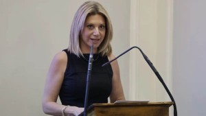 Μ.Καρυστιανού: «Άμεσα διαπραγματεύσεις για την καταβολή των γερμανικών αποζημιώσεων»