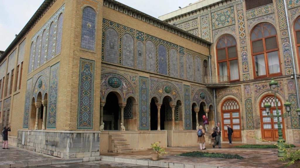 Ιράν: Eικόνες καταστροφής στο παλάτι Γκολεστάν στην Τεχεράνη μετά τα αμερικανικά και ισραηλινά πλήγματα (βίντεο)