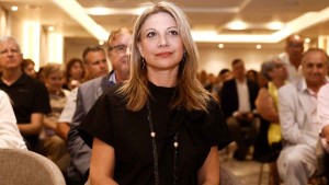 «Μύδροι» της Μ.Καρυστιανού κατά του Κ.Μητσοτάκη: «Θα έπρεπε να είναι μέσα για εσχάτη προδοσία» (βίντεο)
