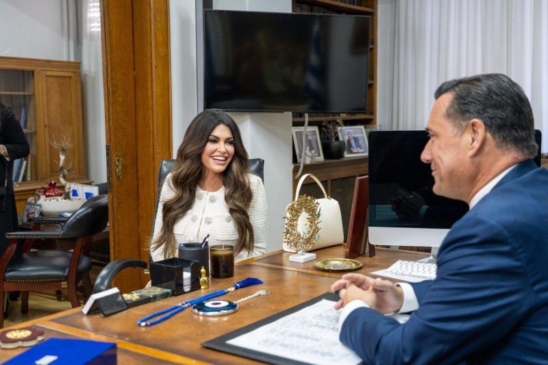 Στο υπουργείο Υγείας η Γκιλφόιλ: Συνεχίζει την επιθεώρηση των υπουργείων η πρέσβης των ΗΠΑ