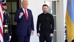 Υπουργός Στρατού των ΗΠΑ: «Εάν ο Β.Ζελένσκι απορρίψει την ειρηνευτική συμφωνία, η επόμενη θα είναι πολύ χειρότερη»