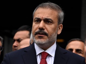 Τούρκος υπουργός Εξωτερικών Χακάν Φιντάν: «Δεν ασχολούμαστε με μικρές χώρες όπως η Γαλλία»
