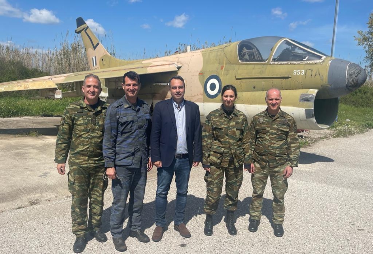 Επίσκεψη του Θανάση Παπαθανάση στο Στρατιωτικό Αεροδρόμιο Αγρινίου