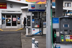 Ο Αμερικανός ΥΠΟΙΚ συνέστησε υπομονή στους Αμερικανούς για την άνοδο των τιμών ενέργειας: «Να αντέξετε»