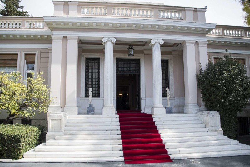 Τέσσερις βουλευτές της ΝΔ δεν θέλουν να απαρνηθούν το δικαίωμα να είναι ταυτόχρονα και υπουργοί! – Ποιοι είναι