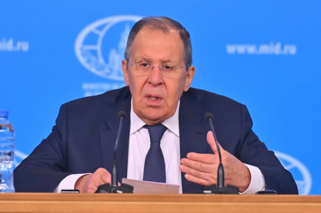 «Απασφάλισε» ο Σ.Λαβρόφ κατά των ΗΠΑ: «Ας αφήσουν τα κόλπα με τα τελεσίγραφα και την σκληρή γλώσσα»