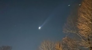 ΗΠΑ: Μυστηριώδες ιπτάμενο αντικείμενο εμφανίστηκε μέρα μεσημέρι – Δείτε βίντεο