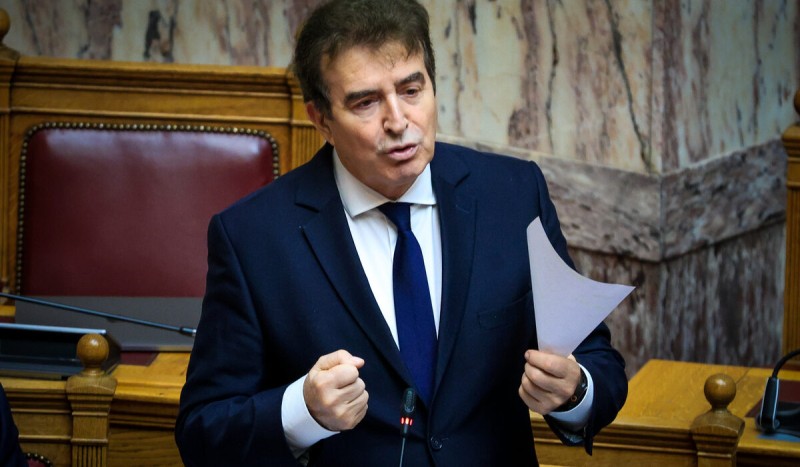 «Δεν υπάρχει, ούτε βία, ούτε καταστολή» είπε ο Μ.Χρυσοχοΐδης για τα μπλόκα των αγροτών