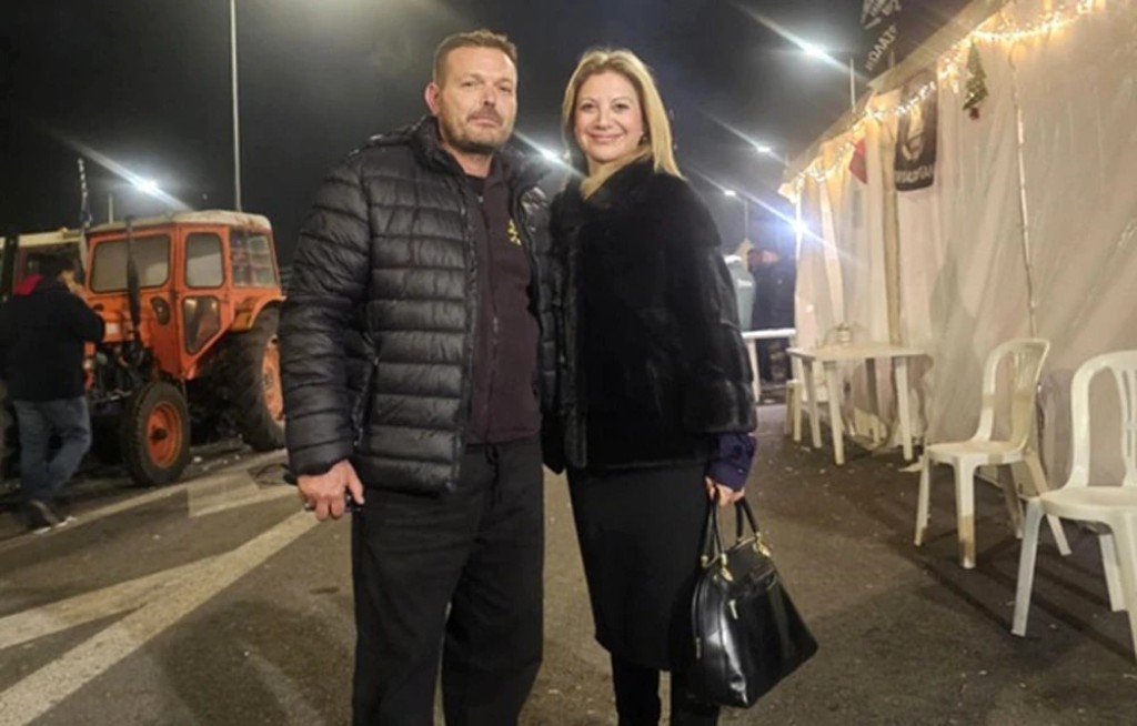 Στο μπλόκο της Νίκαιας η Καρυστιανού – Eξέφρασε τη στήριξή της στις αγροτικές κινητοποιήσεις