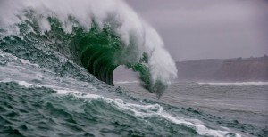 Κτυπήθηκε η δυτική ακτή των ΗΠΑ από το ρωσικό τσουνάμι – Έκρηξη ηφαιστείου στο επίκεντρο του σεισμού