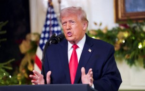 Σε νευρική κρίση ο Λευκός Οίκος μετά την απόφαση του Ανώτατου Δικαστηρίου: Πήγε σε μια μέρα από το 10% στο 15% τον οριζόντιο δασμό!