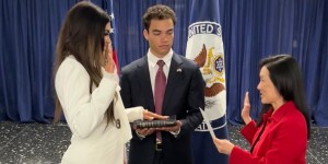 Κ.Γκιλφόιλ: Ορκίστηκε νέα πρέσβης των ΗΠΑ στην Ελλάδα – Πότε έρχεται στην Αθήνα (φωτο)