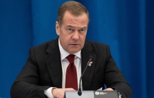 Ν.Μεντβέντεφ: «Ο Γ’ Παγκόσμιος Πόλεμος μπορεί να ξεκινήσει ανά πάσα στιγμή»