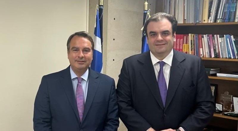 Συνάντηση του Βουλευτή Αιτωλοακαρνανίας Θανάση Παπαθανάση με τον Υπουργό Εθνικής Οικονομίας και Οικονομικών Κυριάκο Πιερρακάκη