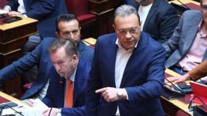 Βουλή: Άγρια κόντρα Φλωρίδη – Φάμελλου για τους Ισραηλινούς τουρίστες