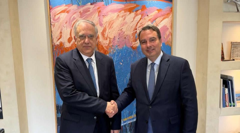 Συνάντηση του Θανάση Παπαθανάση με τον Υπουργό Ανάπτυξης Τάκη Θεοδωρικάκο για την ακρίβεια και τη στήριξη της κοινωνίας