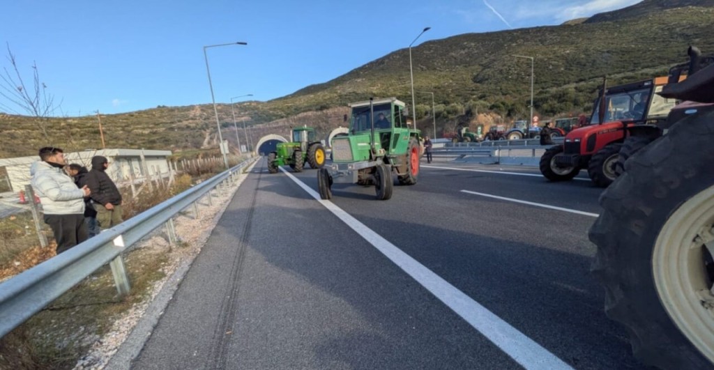 Αποχωρούν από τα Τέμπη οι αγρότες και επιστρέφουν στη Νίκαια για την πανελλαδική σύσκεψη