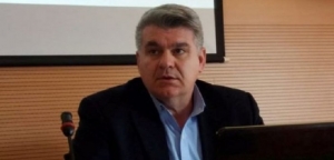 Για τηλεοπτικό σόου κατηγορεί το Μάριο Σαλμά ο διοικητής του Νοσοκομείου Αγρινίου