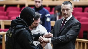 Αποφυλακίστηκε ο Ηλίας Κασιδιάρης και ανακοίνωσε την ίδρυση κόμματος