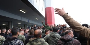 Υπό κατάληψη παραμένει από αγρότες το αεροδρόμιο Ηρακλείου – Καμία πτήση μέχρι τις 10:00