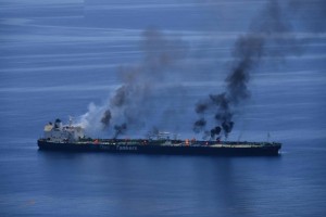 Θρίλερ με το ελληνικό τάνκερ “Delta Sounion” στην Ερυθρά: Αν βυθιστεί θα είναι η 5η μεγαλύτερη περιβαλλοντική καταστροφή του πλανήτη