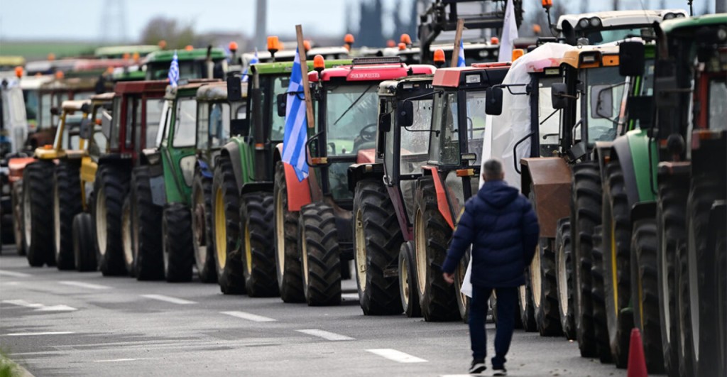 Δυσαρεστημένοι οι αγρότες από τις εξαγγελίες της κυβέρνησης, δεν σχεδιάζουν να ανοίξουν τους δρόμους