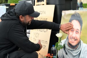 Η συγκινητική ανάρτηση του Π.Ρούτσι για τον γιο του: «Σαν σήμερα θα γινόσουν 26 – Κράτα μια θέση και για ‘μένα»