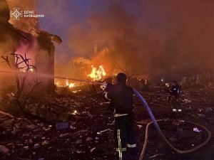 Βίντεο: Μαζική επίθεση σε όλη την Ουκρανία – Οι Ρώσοι μετατρέπουν σε «στάχτη» στρατηγικές υποδομές