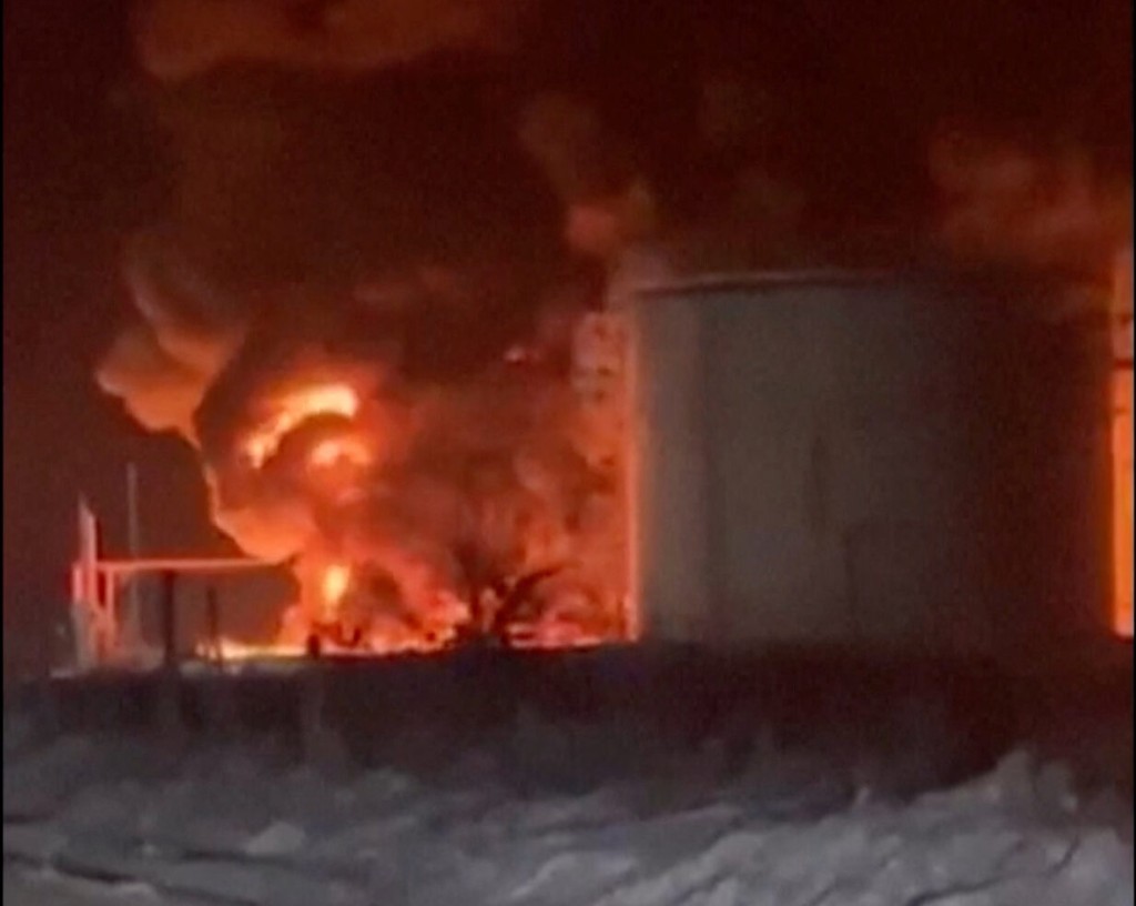 Σφοδρό το ουκρανικό χτύπημα στα ρωσικά διυλιστήρια της Αγίας Πετρούπολης (βίντεο)