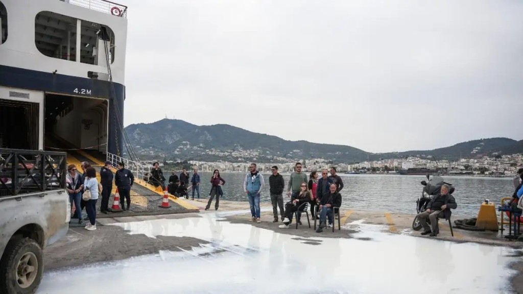 Συνεχίζονται οι κινητοποιήσεις των κτηνοτρόφων στη Λέσβο: Aναστέλλονται τα δρομολόγια των πλοίων από Τουρκία